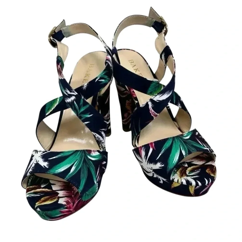 Bakers McCoy Size 8.5 Floral Tropical Heels Platforms Hawaiian